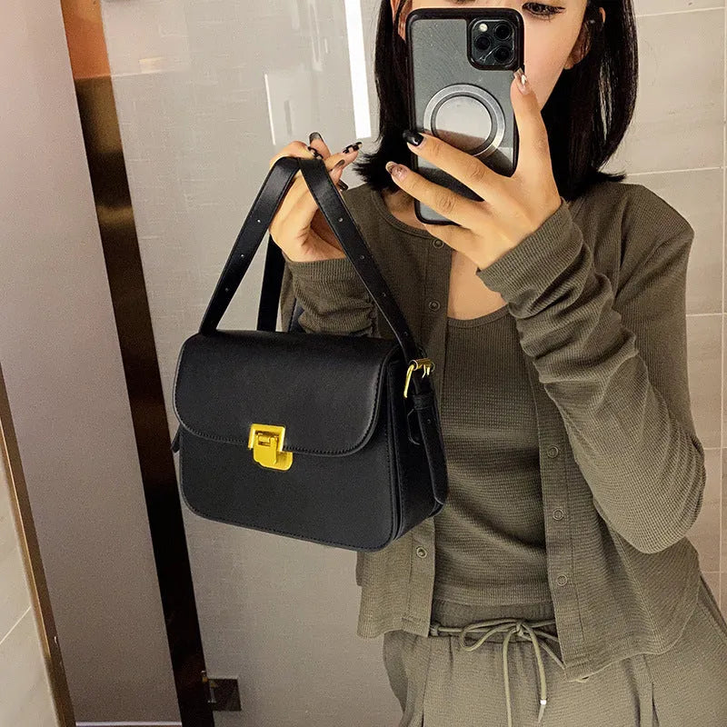 Women's niche texture one-shoulder underarm small square bag in PU leather, horizontal shape, black colour