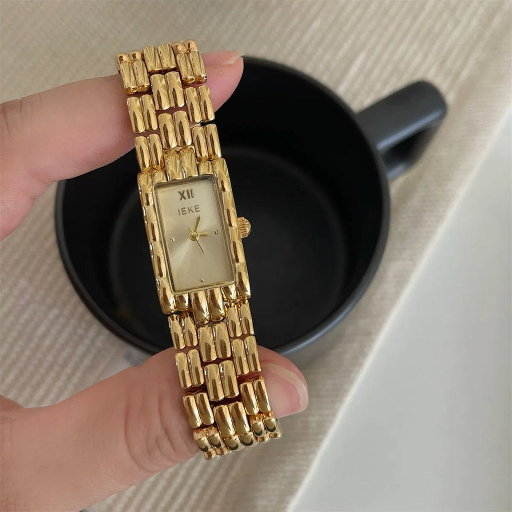 Women's mid-century vintage inspired bracelet watch with stainless steel case and mineral glass crystal