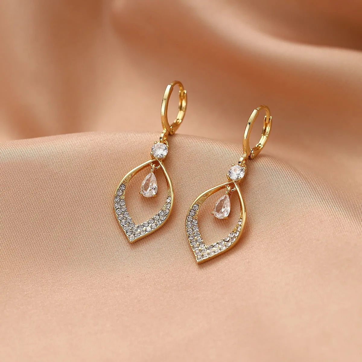 Women's copper water drop tassel earrings with zircon stones and gold or silver buckles