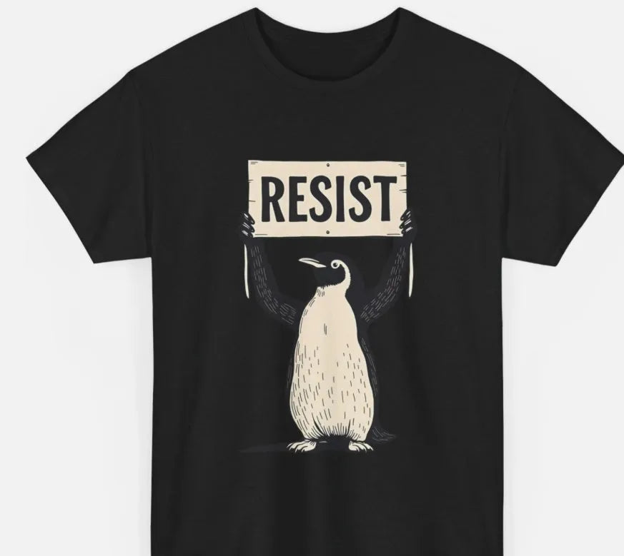 Loose fit cotton t-shirt with short sleeves and round neck collar in black, green, or white