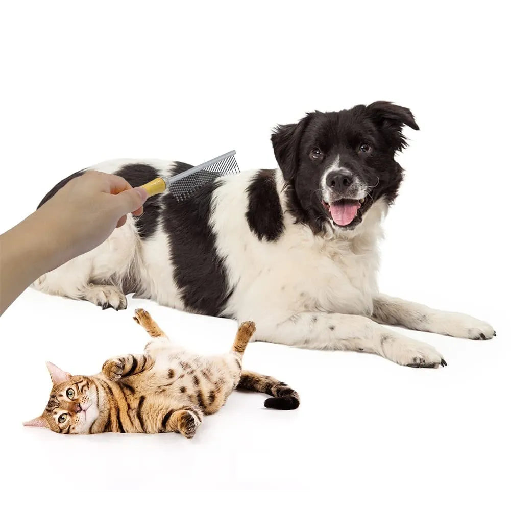Wooden handle pet grooming comb with round teeth for dog and cat coat maintenance