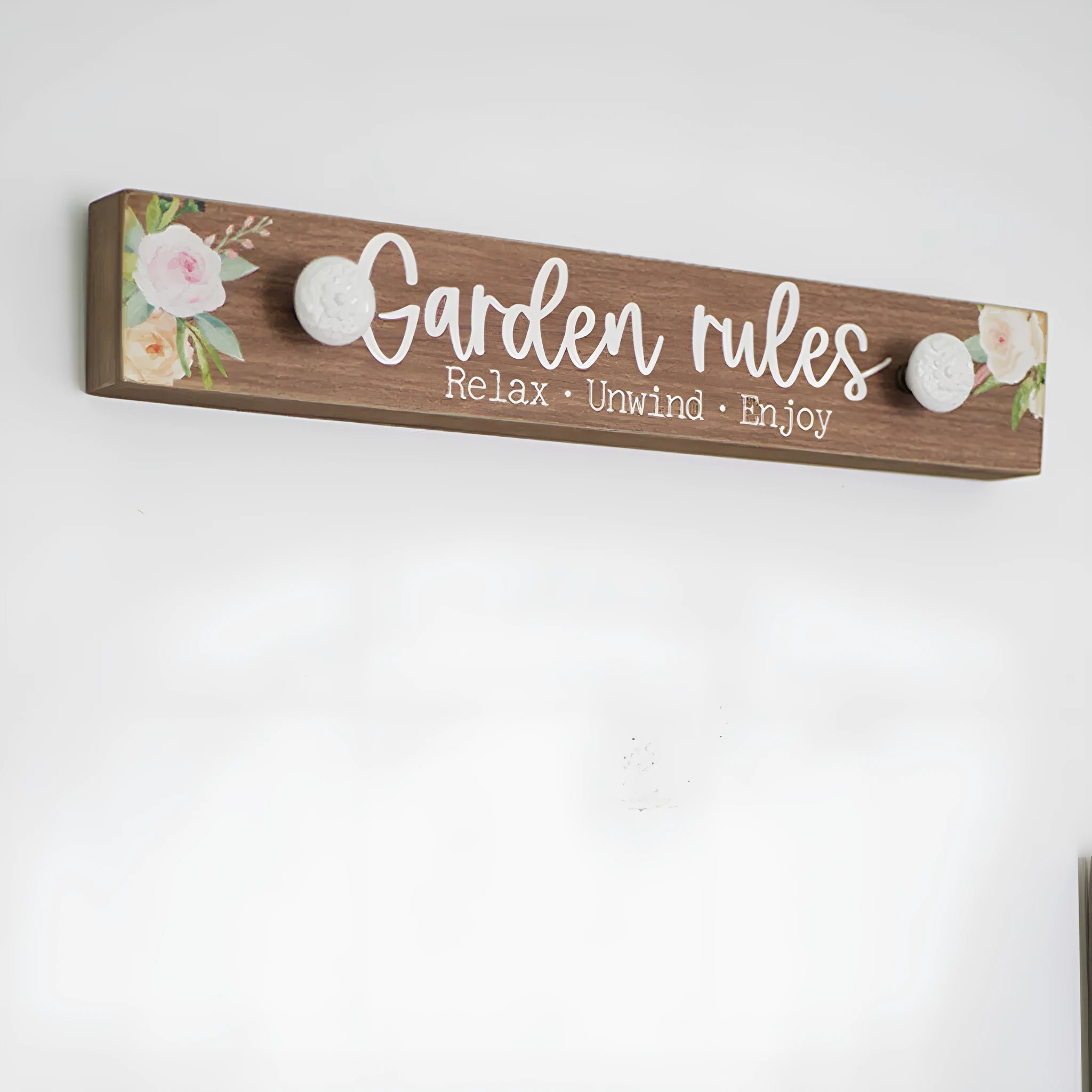 American country wooden word plate wall decoration with rustic natural wood finish