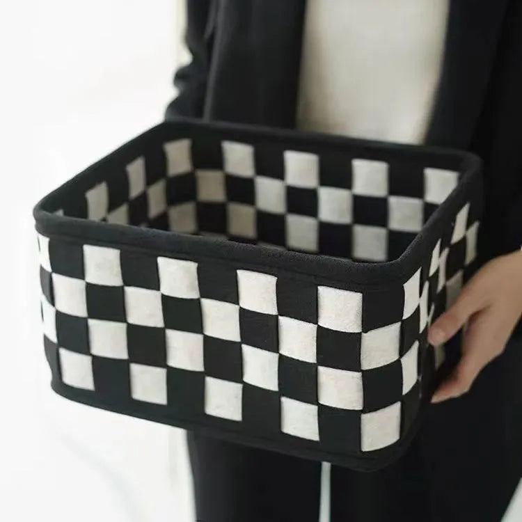 Checkerboard patterned felt storage basket with dimensions 37×29×19.5cm