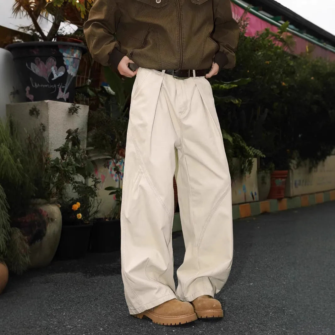 Men's straight-leg trousers with pleated front and elastic waistband in stripe pattern