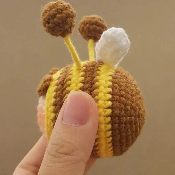 Handmade crocheted bee colonies plush pendant set for woolen dolls featuring two styles