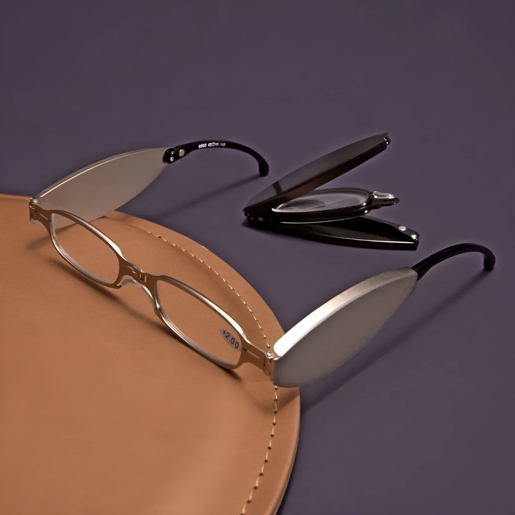 Folding presbyopic glasses in black retro style with pocket case