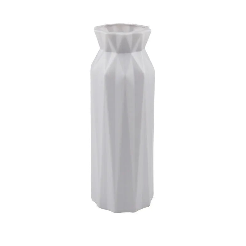 Melamine plastic vase in green colour with 7.2cm base diameter for floral arrangements