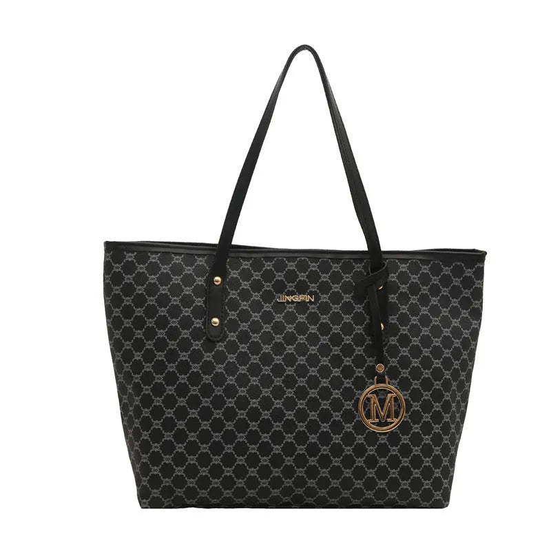 Street style PU leather shoulder bag with adjustable strap in black