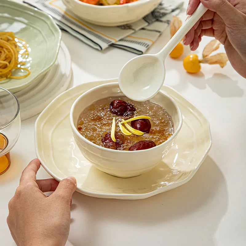 Seven-piece ceramic tableware set in solid colour with modern Japanese styling in gift box