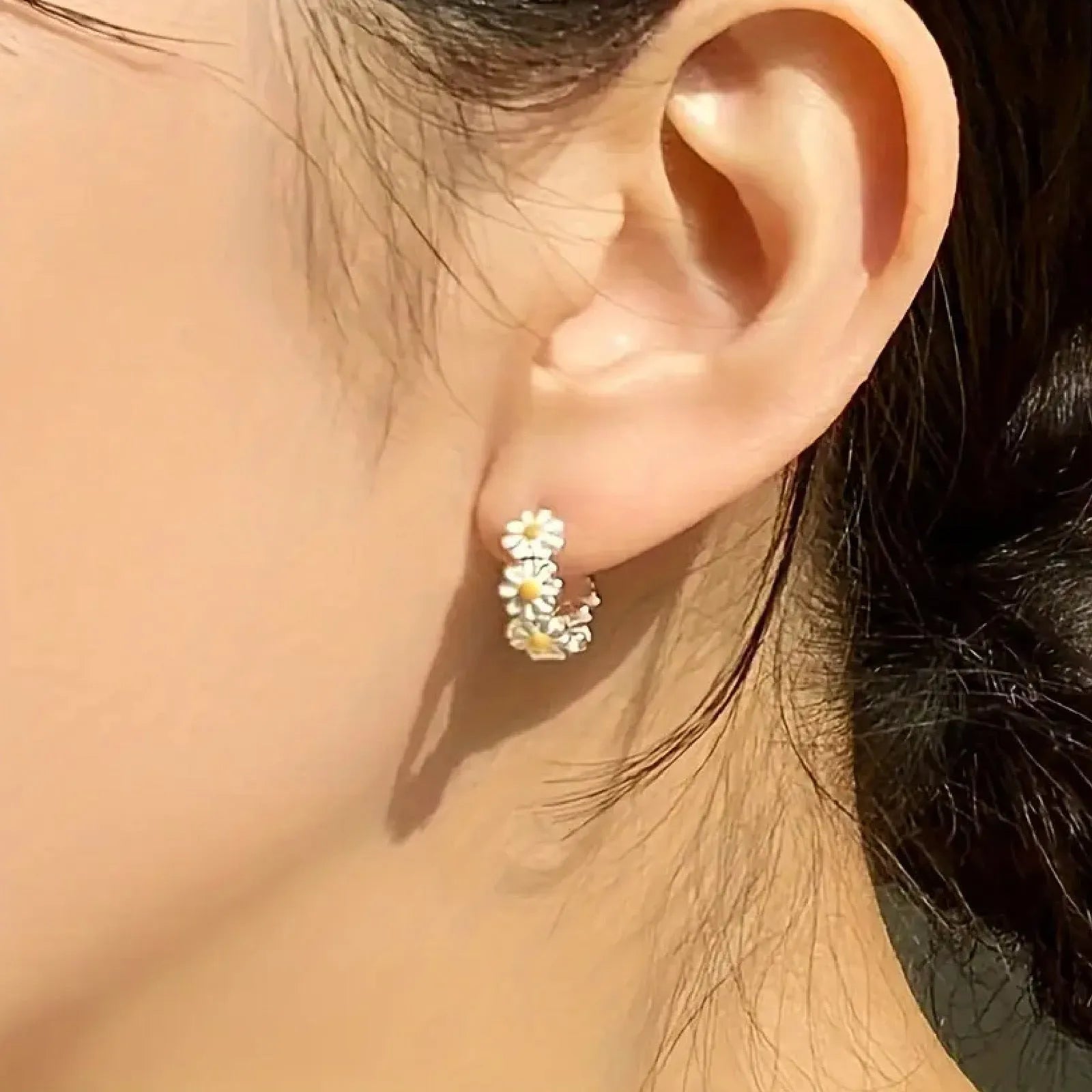 White daisy flower stud earrings with platinum gem inlay on electroplated copper jewellery