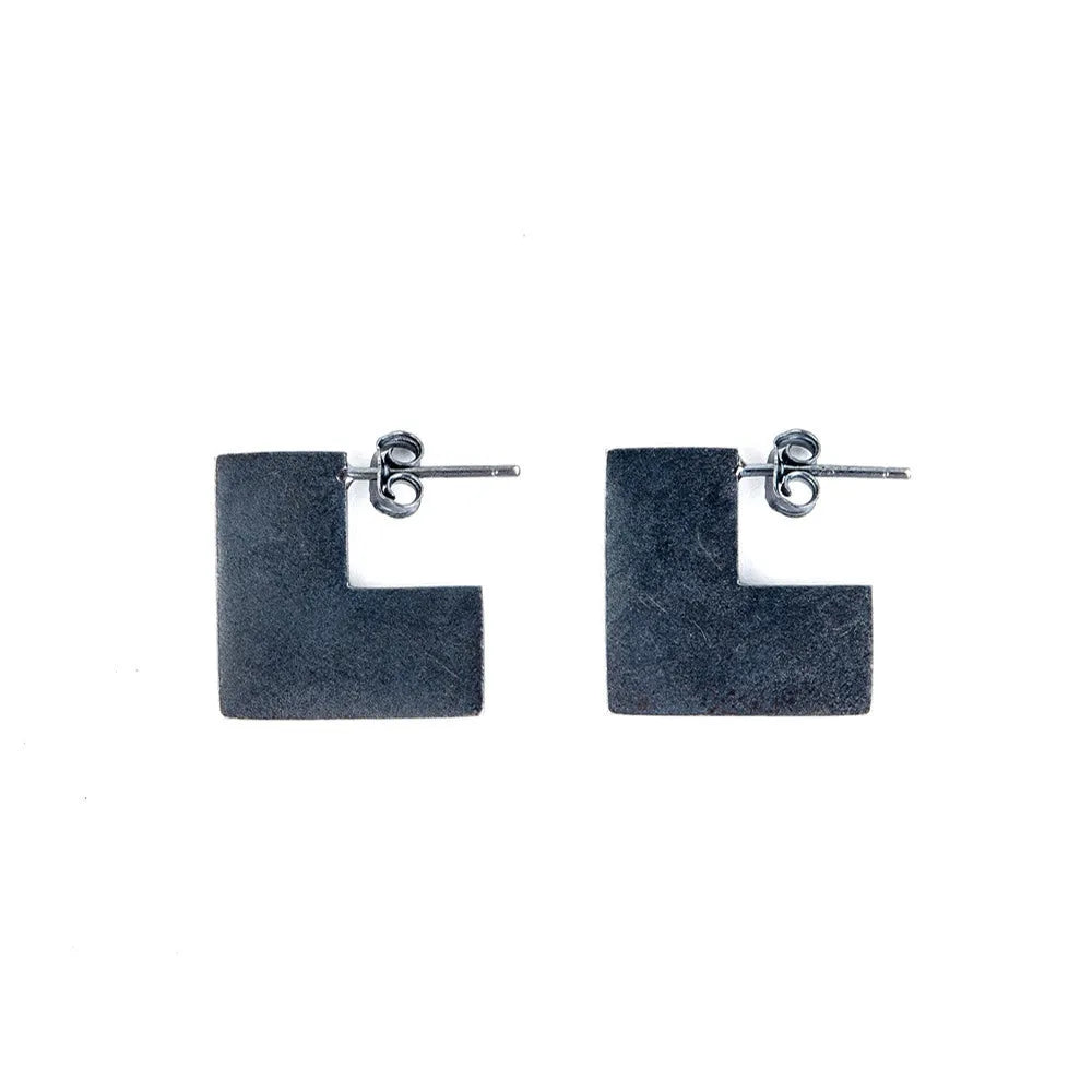 Oxidation black sterling silver geometric square earrings measuring 16mm with minimalist cold wind style