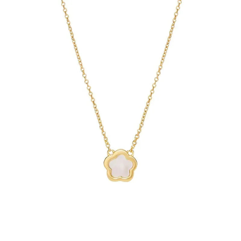 White mother shell flower necklace with copper chain in gold or silver finish