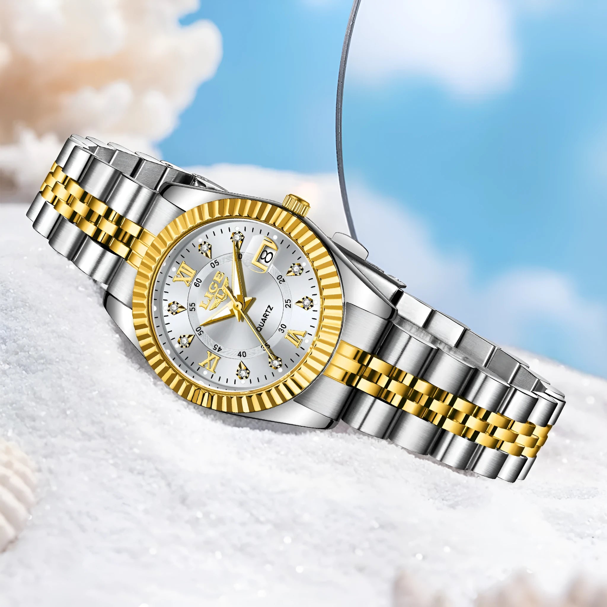 Women's waterproof quartz fashion watch with metallic case in gold or silver colour options