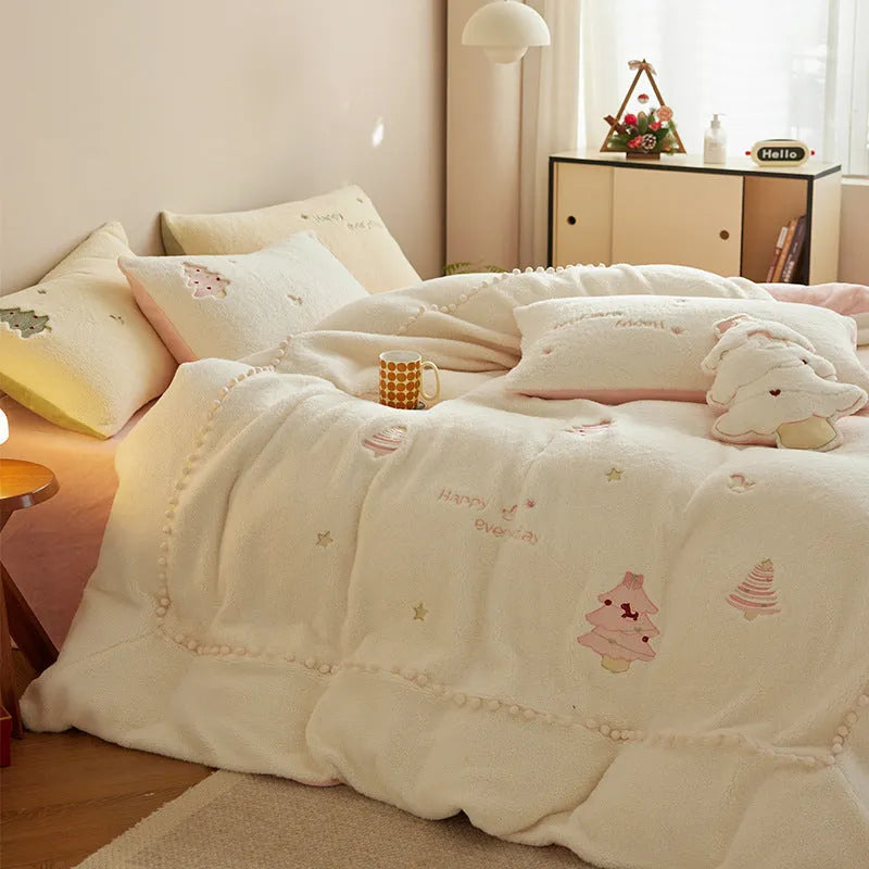 Milk fibre bedding set with printed Christmas tree pattern on quilt cover and pillowcases
