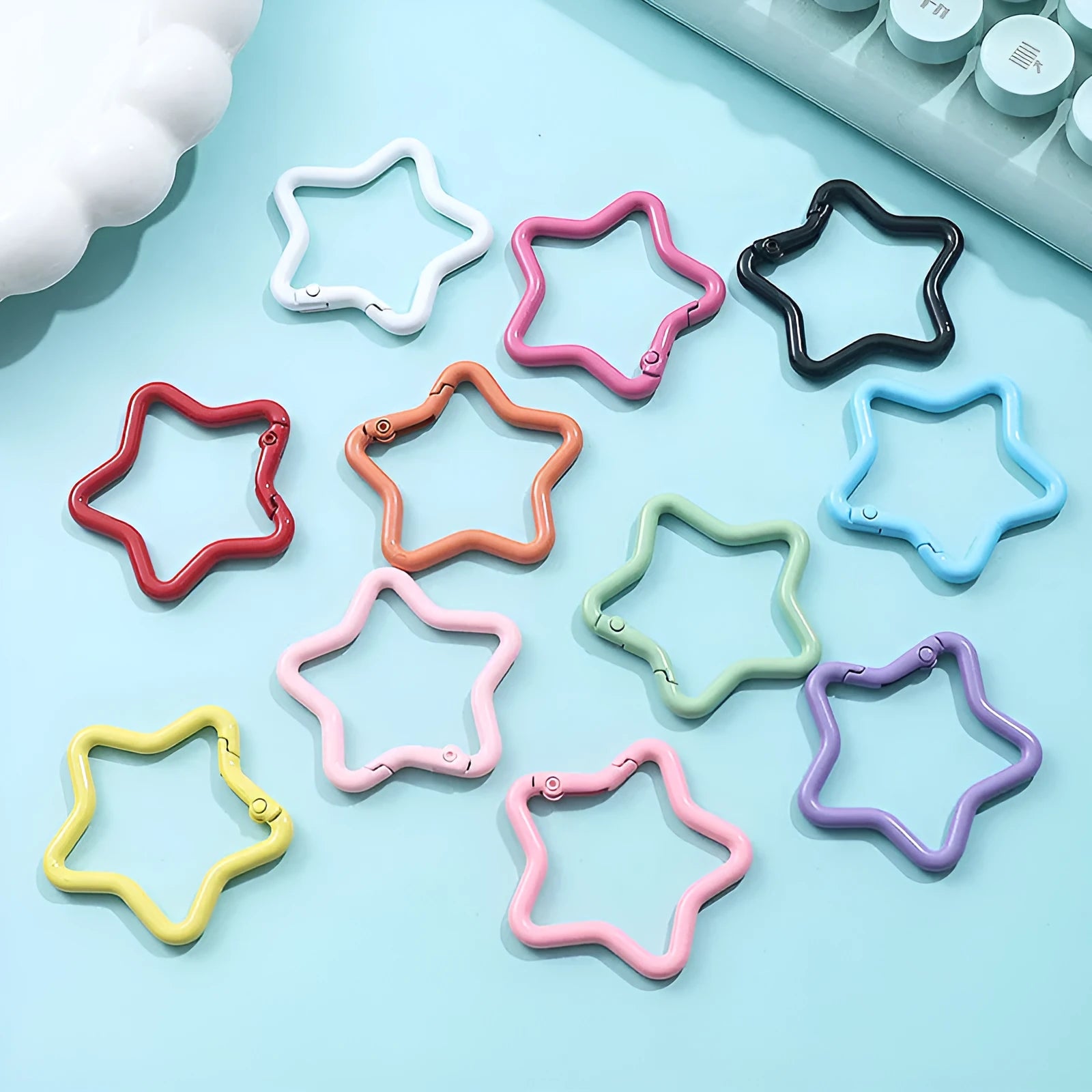 Zinc alloy five-pointed star keychain in macaron colour options for backpack decoration