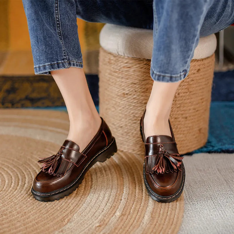 Tassel retro chunky heel loafers in cowhide, round toe, low heel, side view