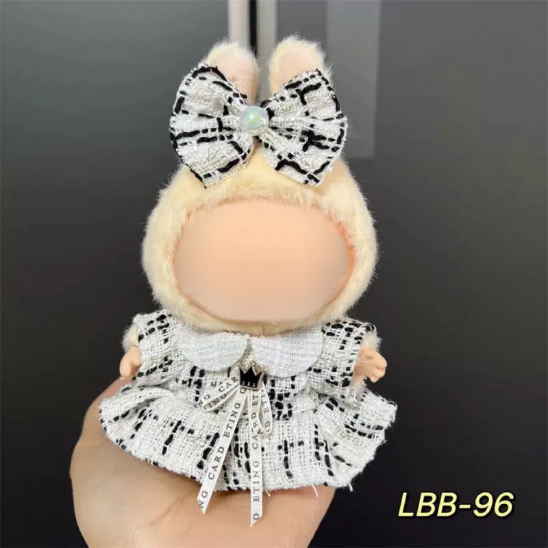Plastic doll clothes for a 17cm LBB series vinyl figurine on a white background.