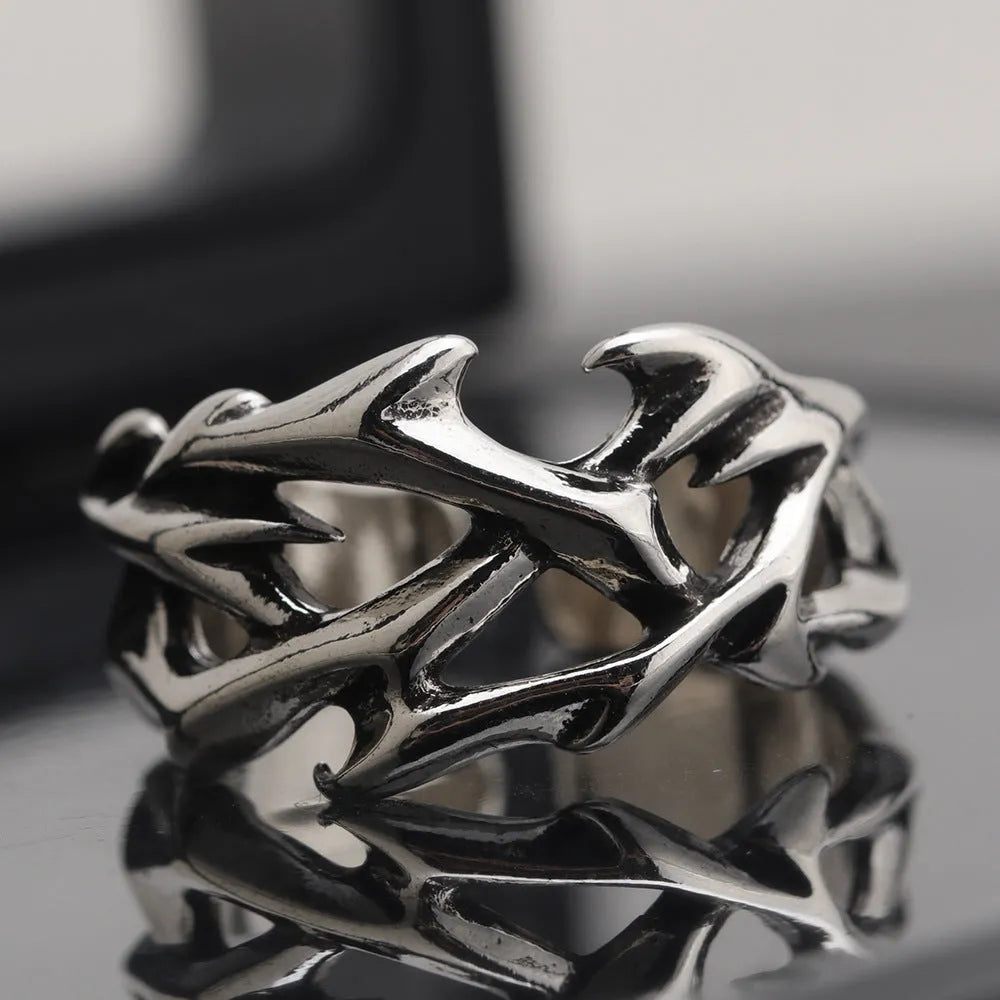 Geometric thorn flower ring with adjustable opening in J2150 colour