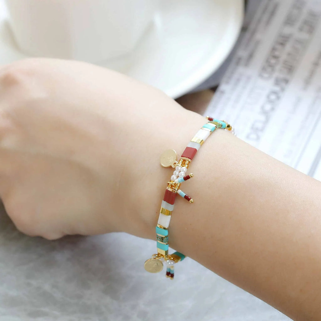 Women's manual beaded bracelet with imitation pearl and coloured glass beads in six style options