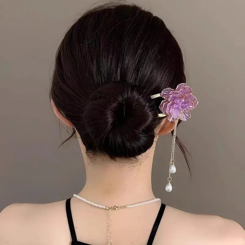 Retro U-shaped hairpin with peony flower and tassel design in alloy construction