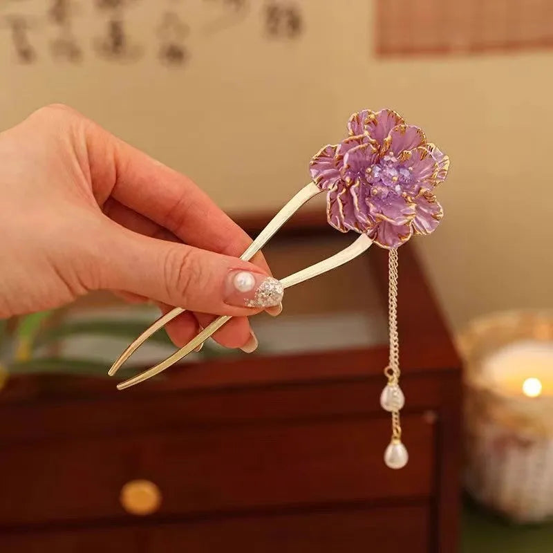 Retro U-shaped hairpin with peony flower and tassel design in alloy construction