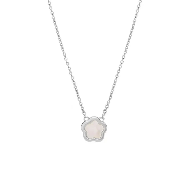 White mother shell flower necklace with copper chain in gold or silver finish
