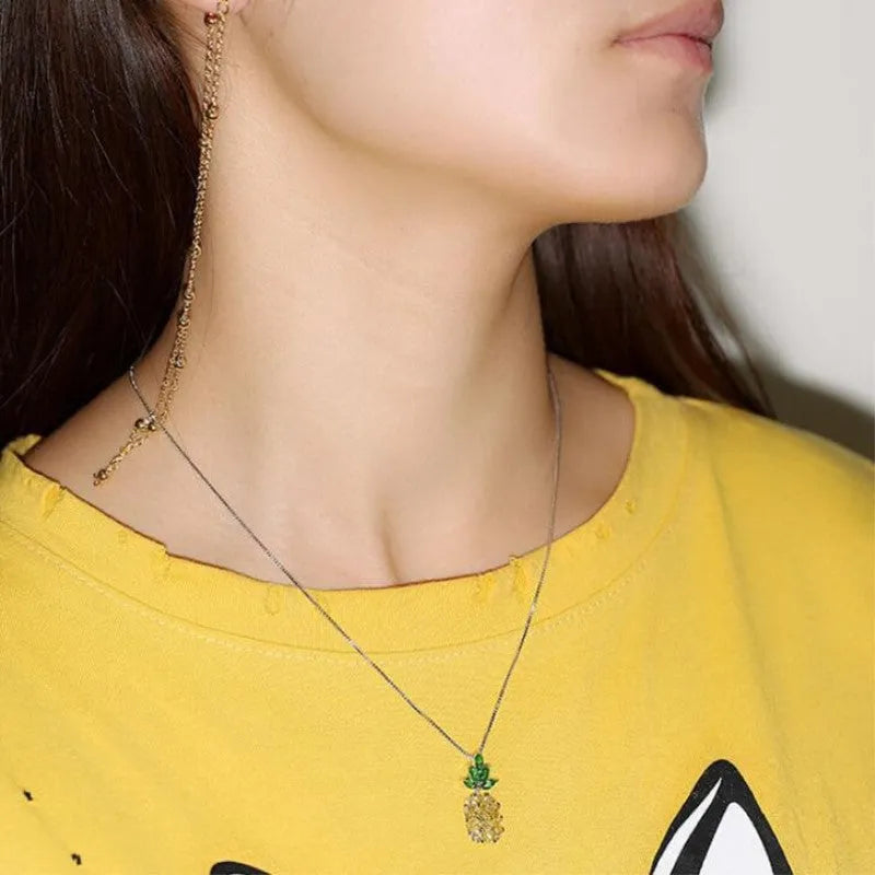 Women's geometric silver-plated necklace with pineapple and diamond motifs in Korean fashion style