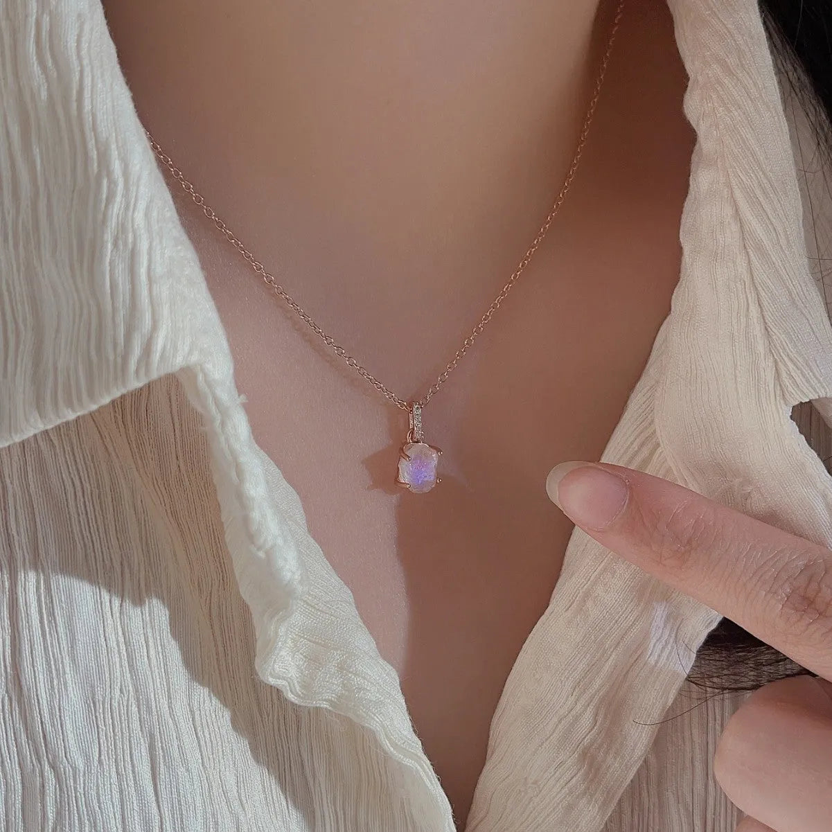 S925 sterling silver crystal pendant necklace with curb chain, geometric quadrilateral shape, available in platinum and rose gold