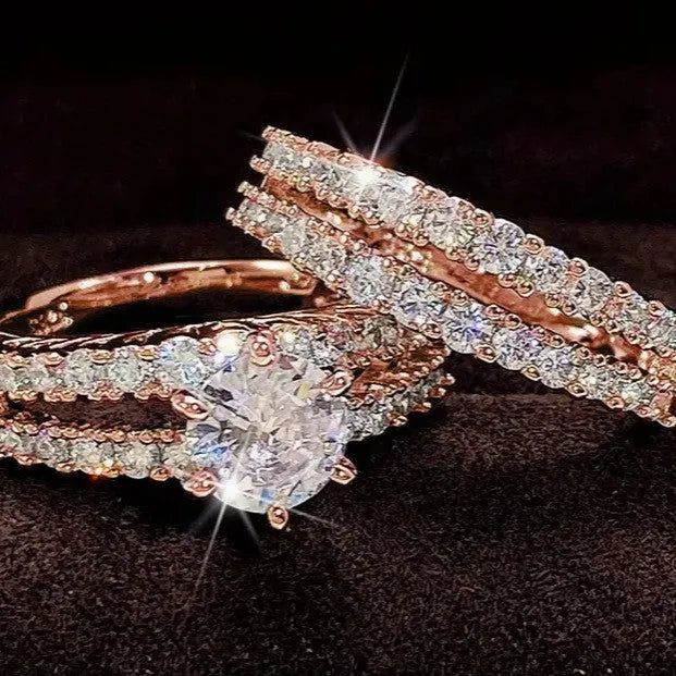 Women's geometric alloy ring set in silver, gold and rose gold with round decorative elements