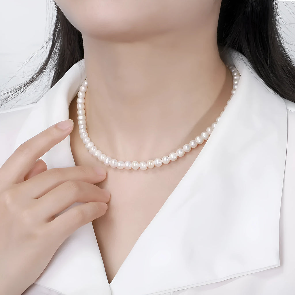 Women's silver adjustable necklace with natural freshwater pearls