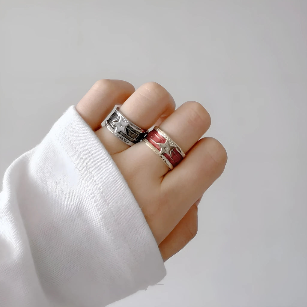 Women's geometric drop oil ring with adjustable sizing in retro distressed style