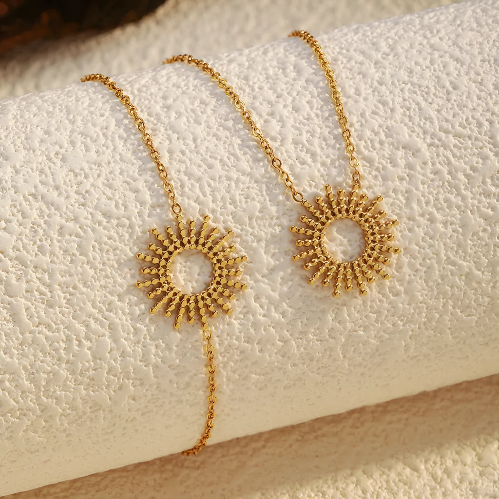 Sunflower series women's gold necklace and bracelet set with geometric chain design