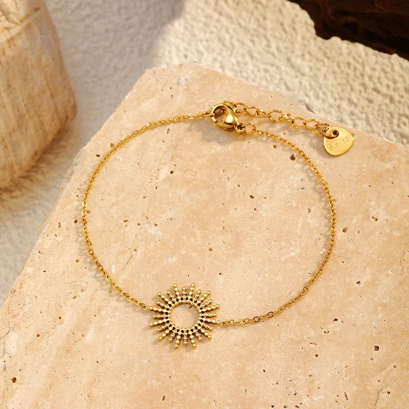 Sunflower series women's gold necklace and bracelet set with geometric chain design