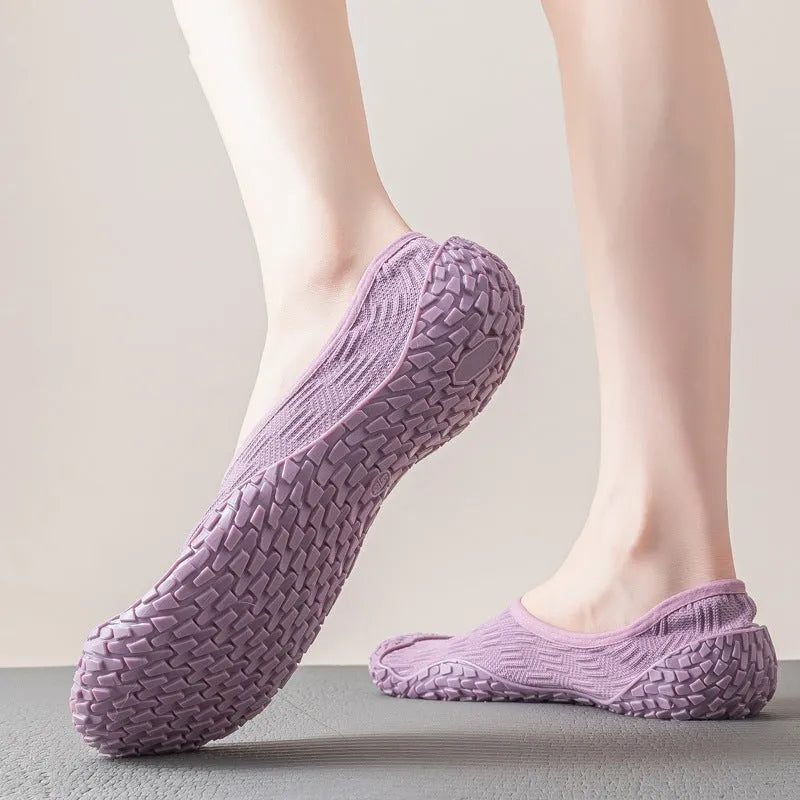 Women's indoor fitness shoes, low-top, rubber sole, breathable mesh, available in black, pink, purple, beige, blue, gray