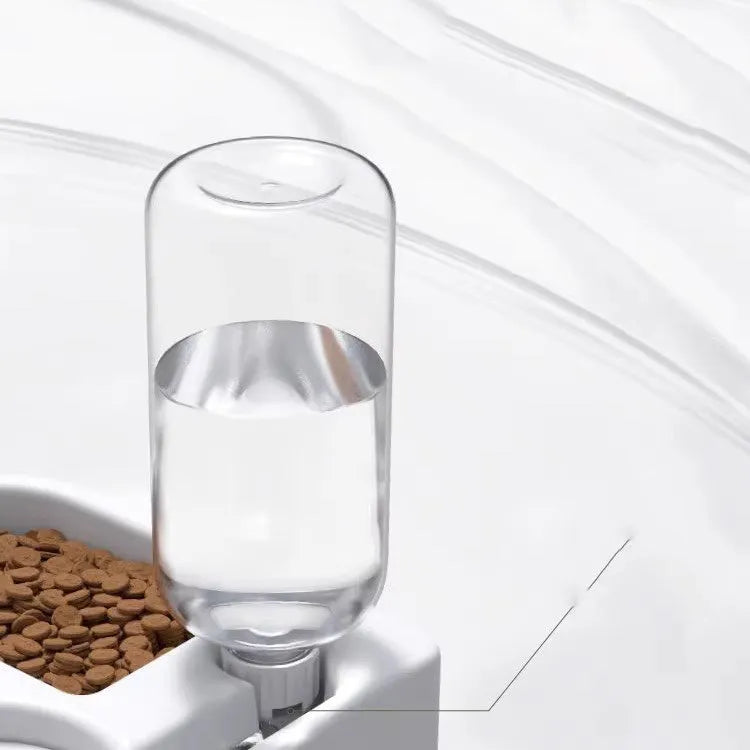 White ceramic automatic pet water fountain for cats and dogs with 2.5 litre capacity
