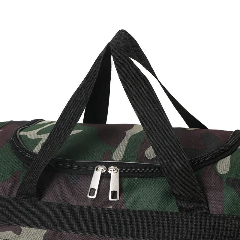 Camouflage pattern luggage bag with waterproof fabric and 20-litre capacity