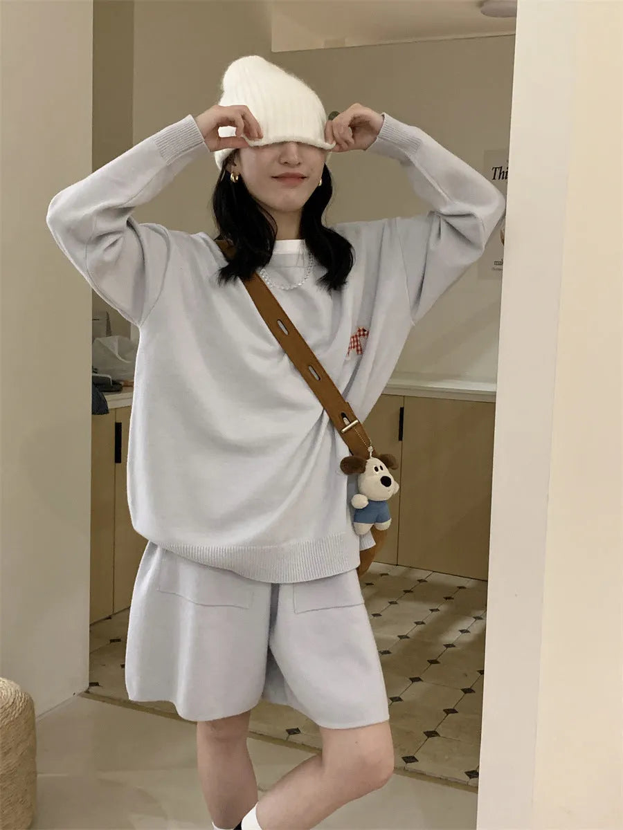 Casual knitted sweater shorts suit with animal embroidery pattern in milk blue colour