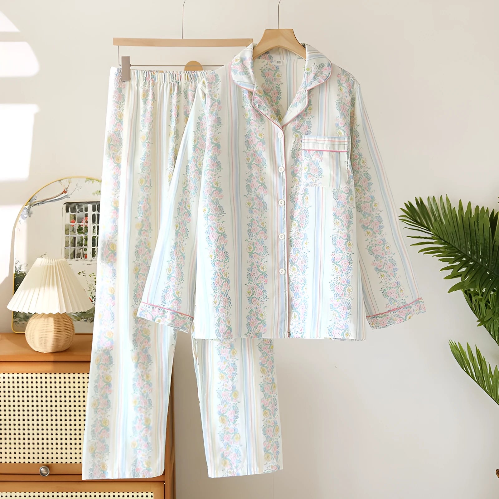 Japanese sweet ladies' cotton gauze two-piece homewear set with long sleeves and trousers in a striped pattern.