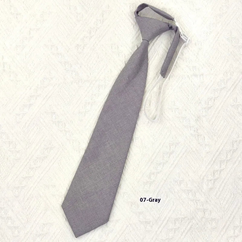 Arrow-style men's cotton bow tie in solid navy blue colour.