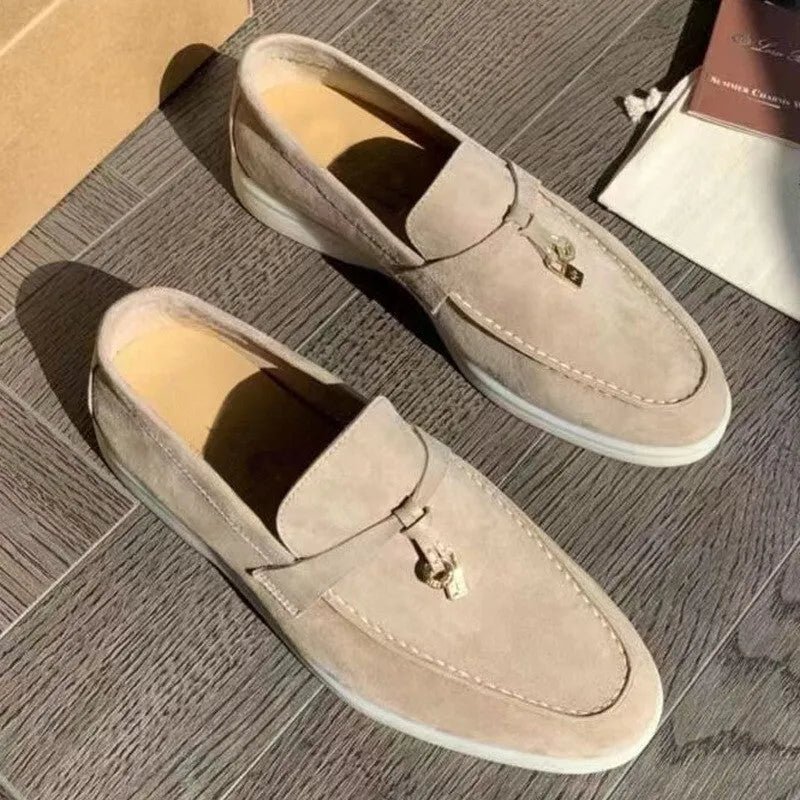 Gommino slip-on loafers with artificial PU upper, rubber sole, and round steel-reinforced toe cap
