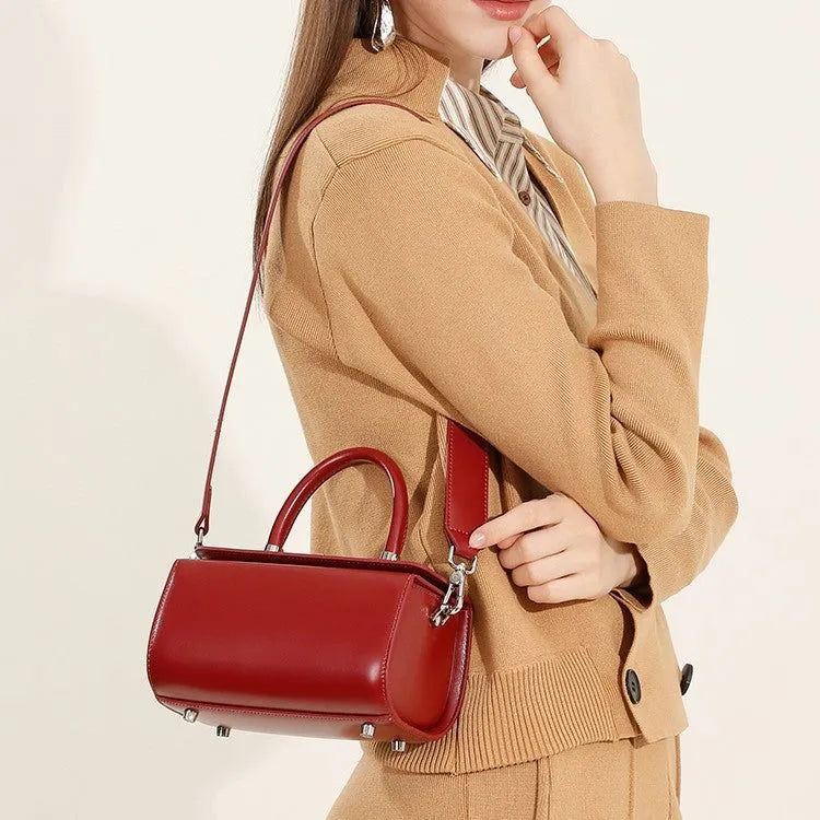 New leather one-shoulder crossbody women's bag in cowhide with clamshell box shape, available in four colours