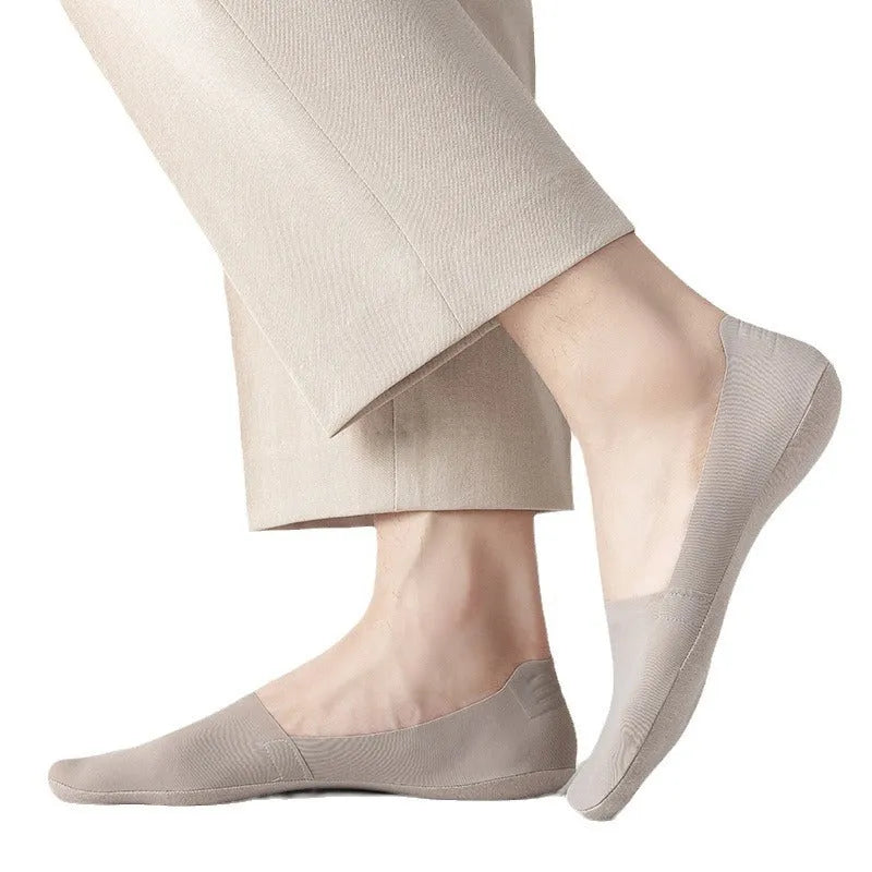 Men's invisible low cut socks in cotton ice silk blend, non-slip design, black colour