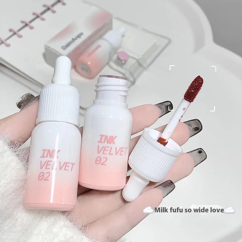 Mirror Lip Lacquer bullet in choice of shades from the milk huhoo series, 3.5g net content.