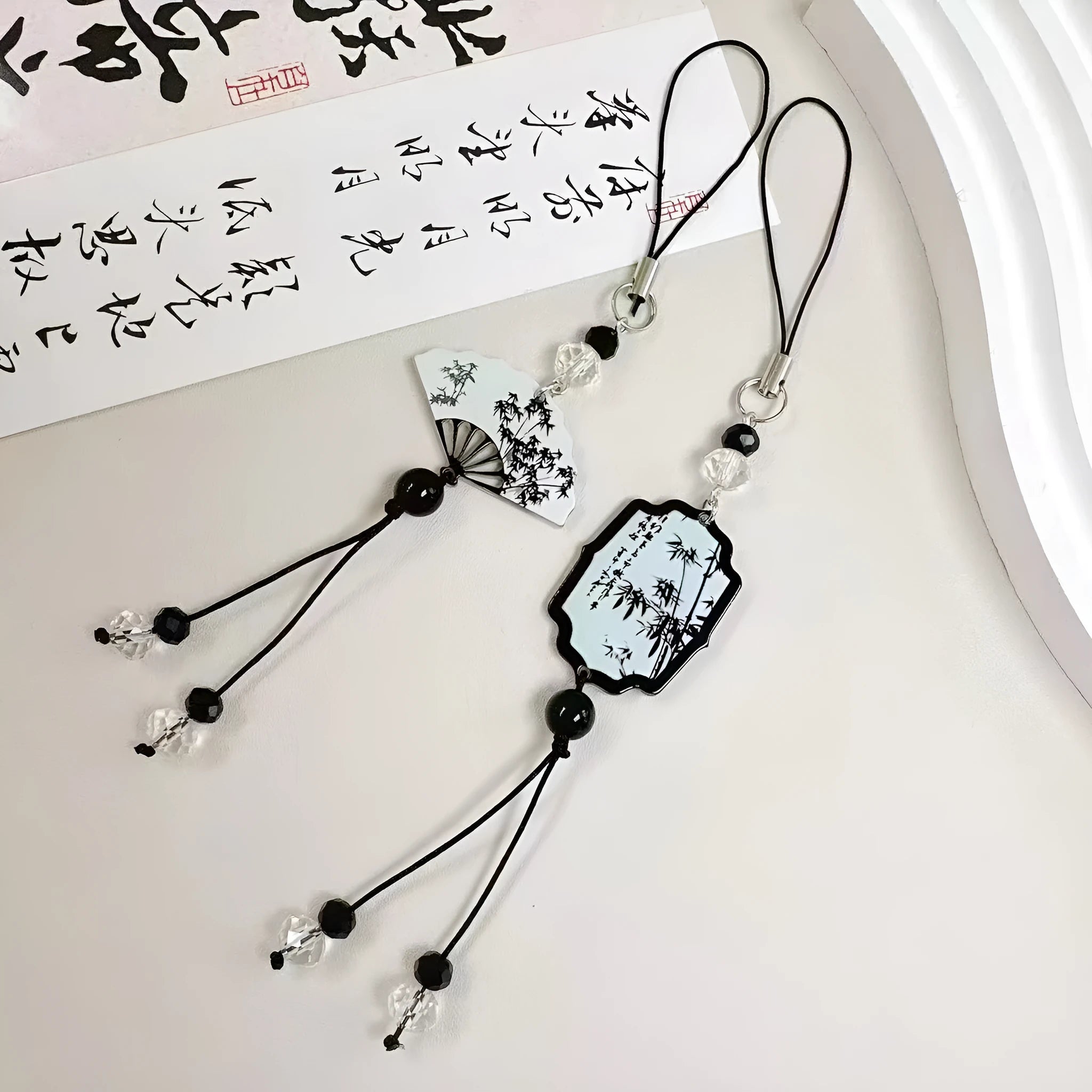 Guofeng floral pattern ceramic bead pendant keychain with Chinese style design.