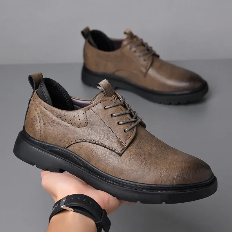 Men's leather shoes in black or brown with sewing line detailing on cowhide upper and rubber sole