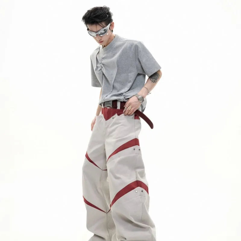 Men's loose fit pleated cotton T-shirt in solid colour with round neck and short sleeves.