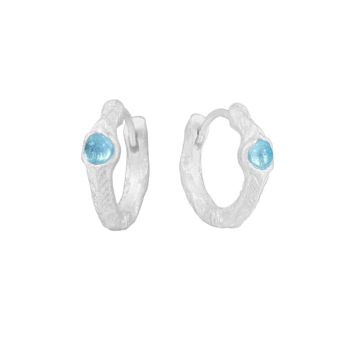 925 sterling silver geometric ear clip with burnt silver electroplating finish and circular design elements