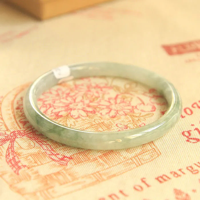 Green jade waxy geometric Chinese style bracelet with 10mm size and traditional design