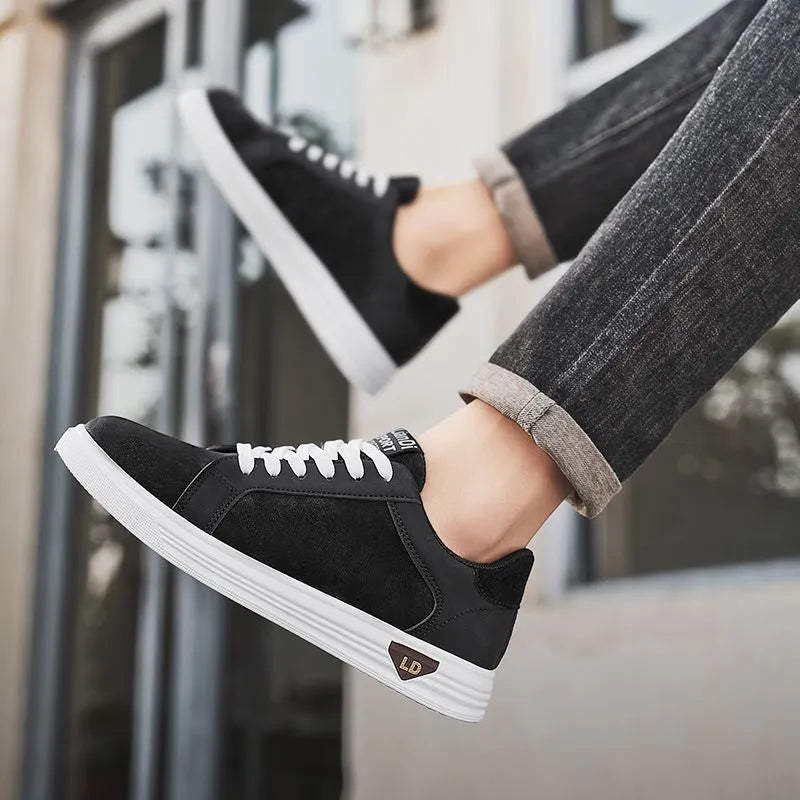 Men's low-top casual sneakers with snake pattern PU upper in black, round toe, flat heel, high mouth cut above 11cm