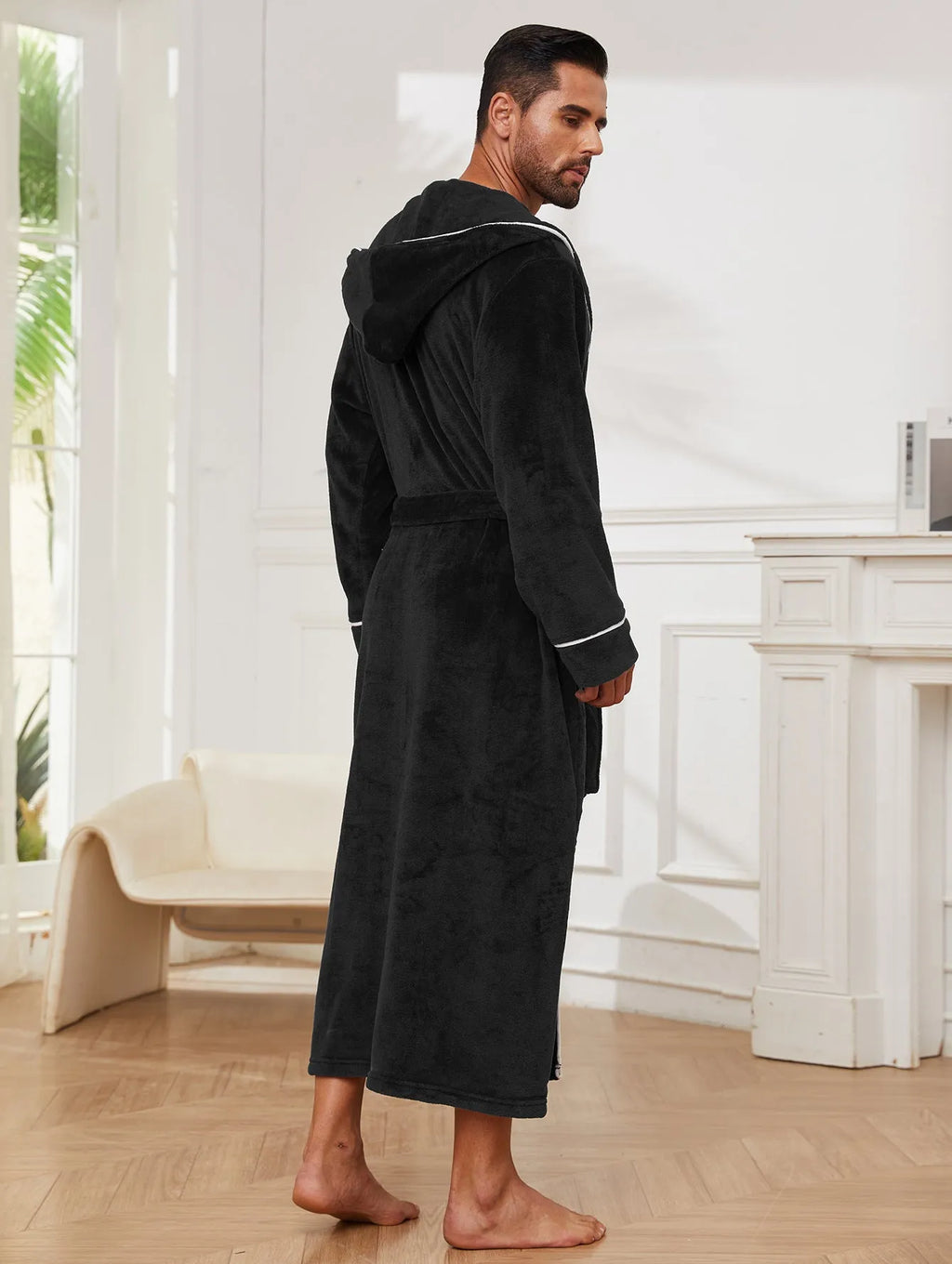 Fashion men's flannel bathrobe in dark blue, polyester fibre, for autumn winter, sizes M to XXL, European style